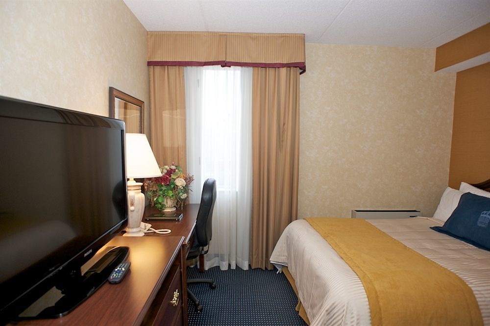 Monte Carlo Inn Airport Suites Mississauga Exteriör bild