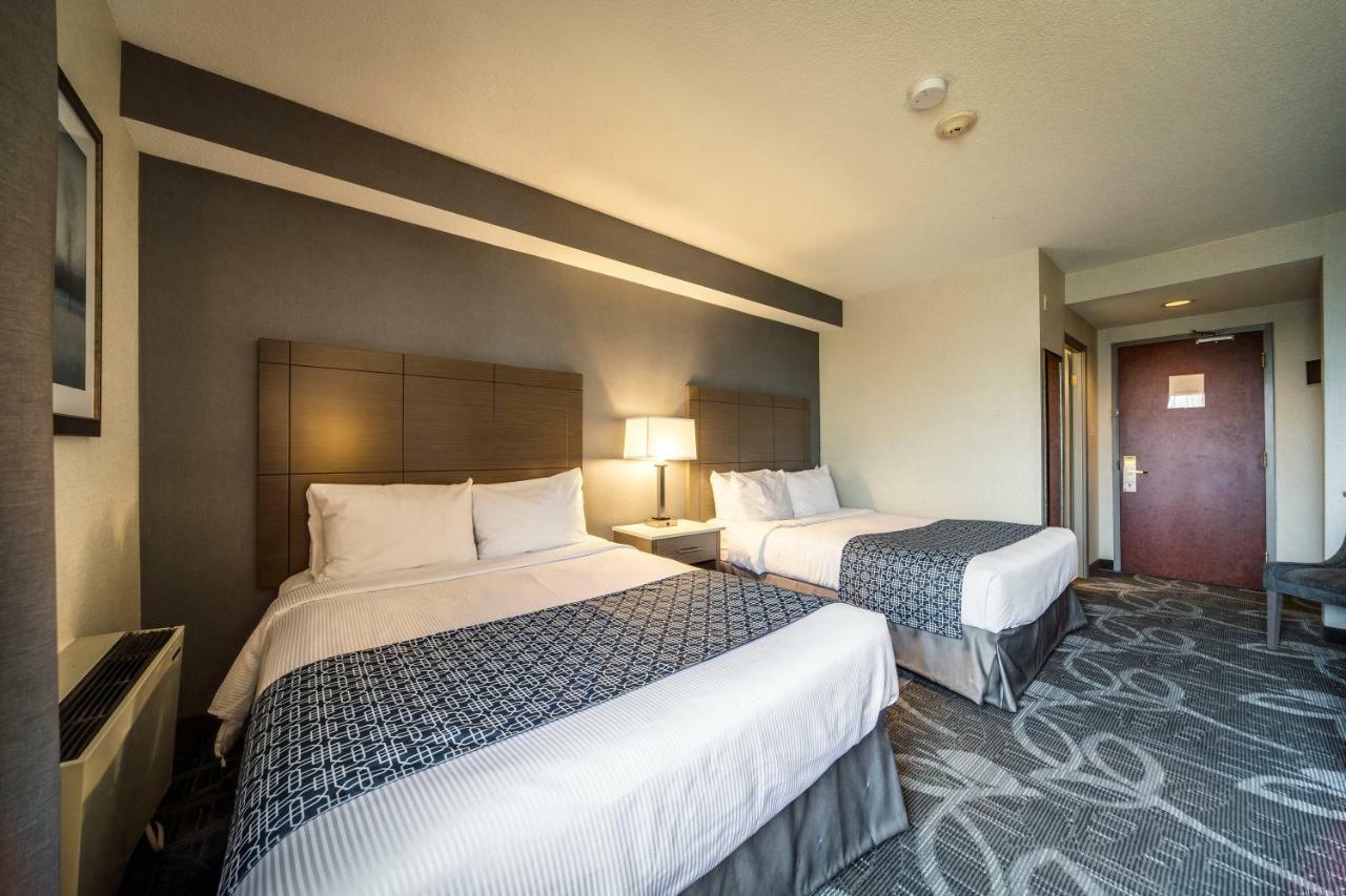 Monte Carlo Inn Airport Suites Mississauga Exteriör bild