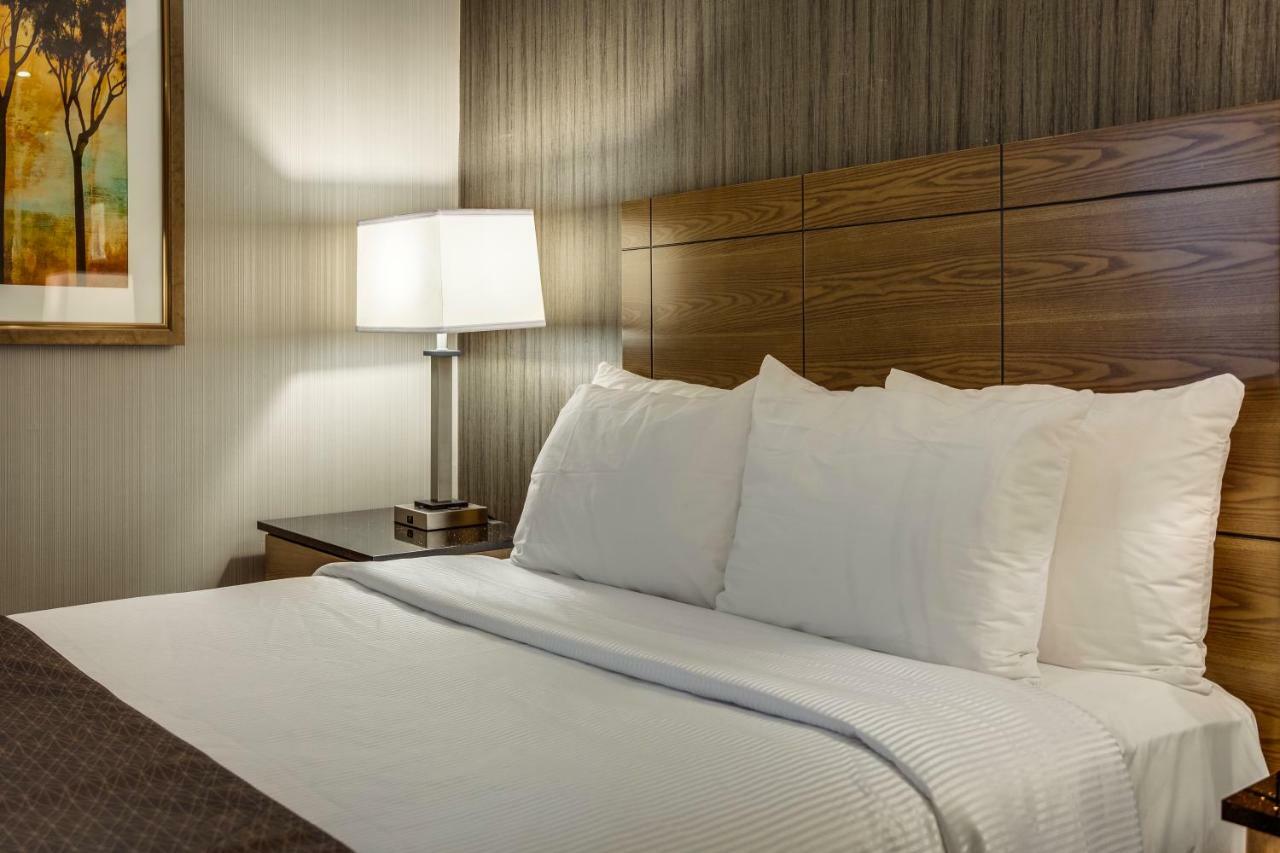 Monte Carlo Inn Airport Suites Mississauga Exteriör bild