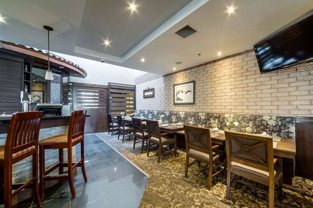 Monte Carlo Inn Airport Suites Mississauga Rum bild