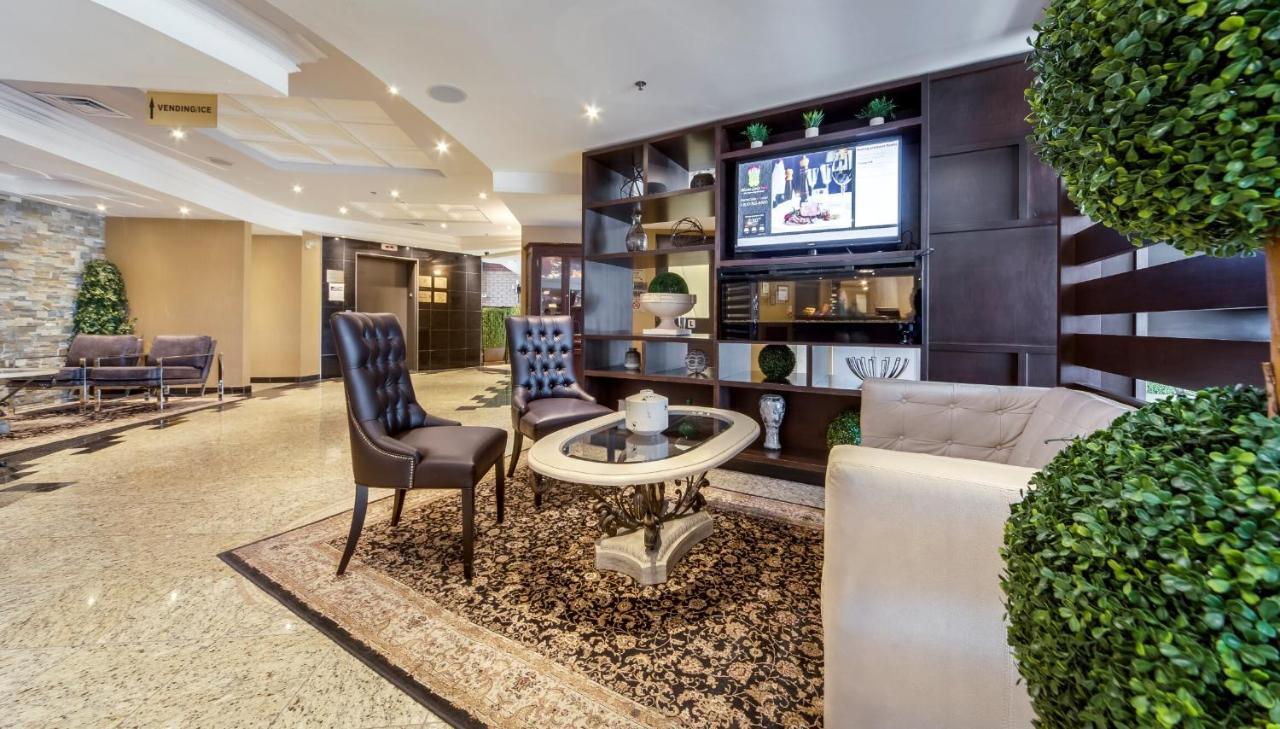 Monte Carlo Inn Airport Suites Mississauga Exteriör bild